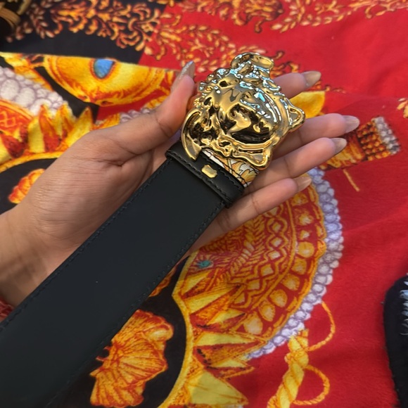 Reversible Versace Belt (black + print) with Medusa buckle. UNISEX. - Picture 6 of 9